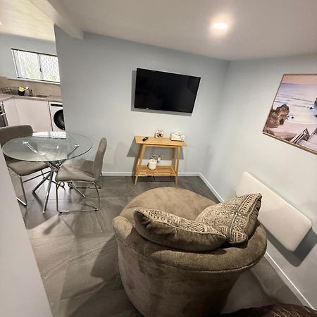 Bee House Otel Dinmore Dış mekan fotoğraf